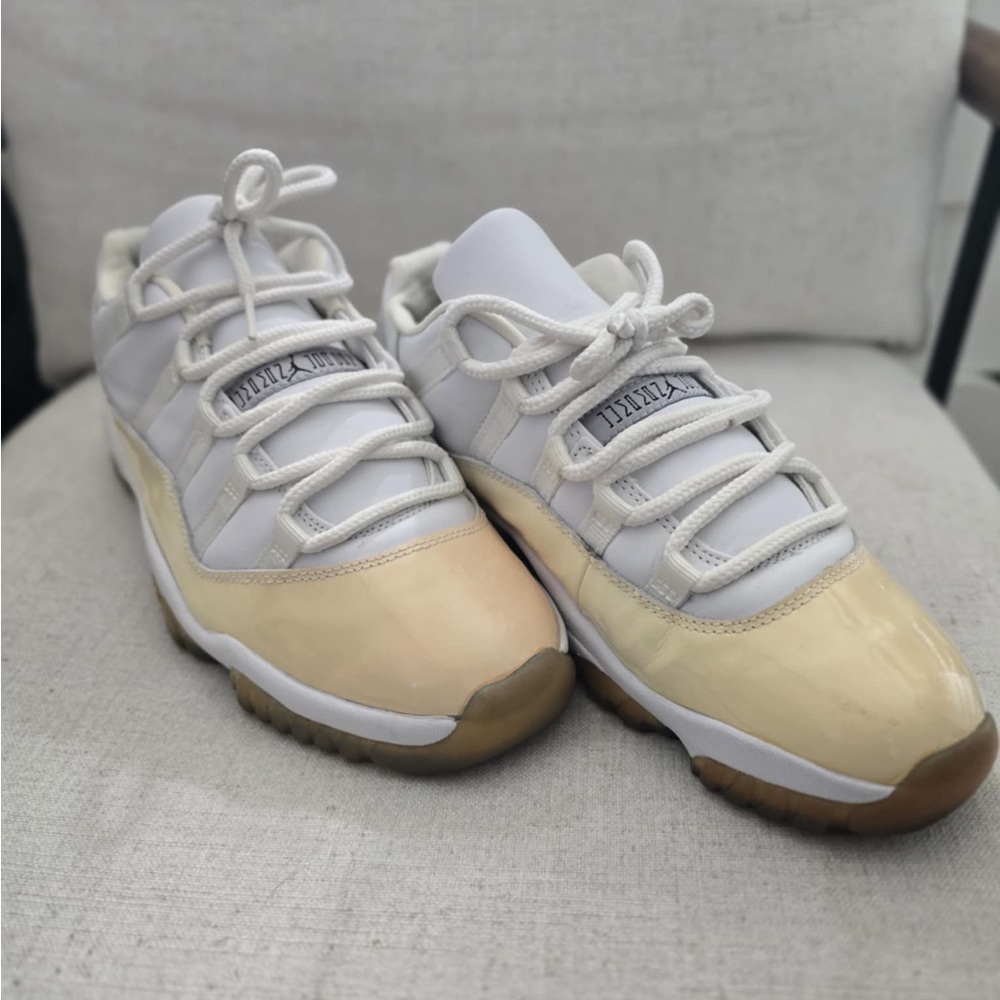 Nike Air Jordan 11 retro low white light zen grey